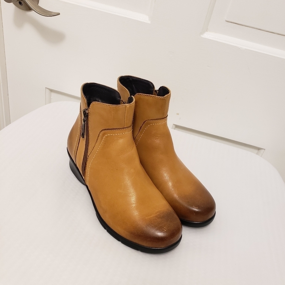 Propet Waverly Beige/Brown Side Zip Booties Size 8.5, Casual Comfy